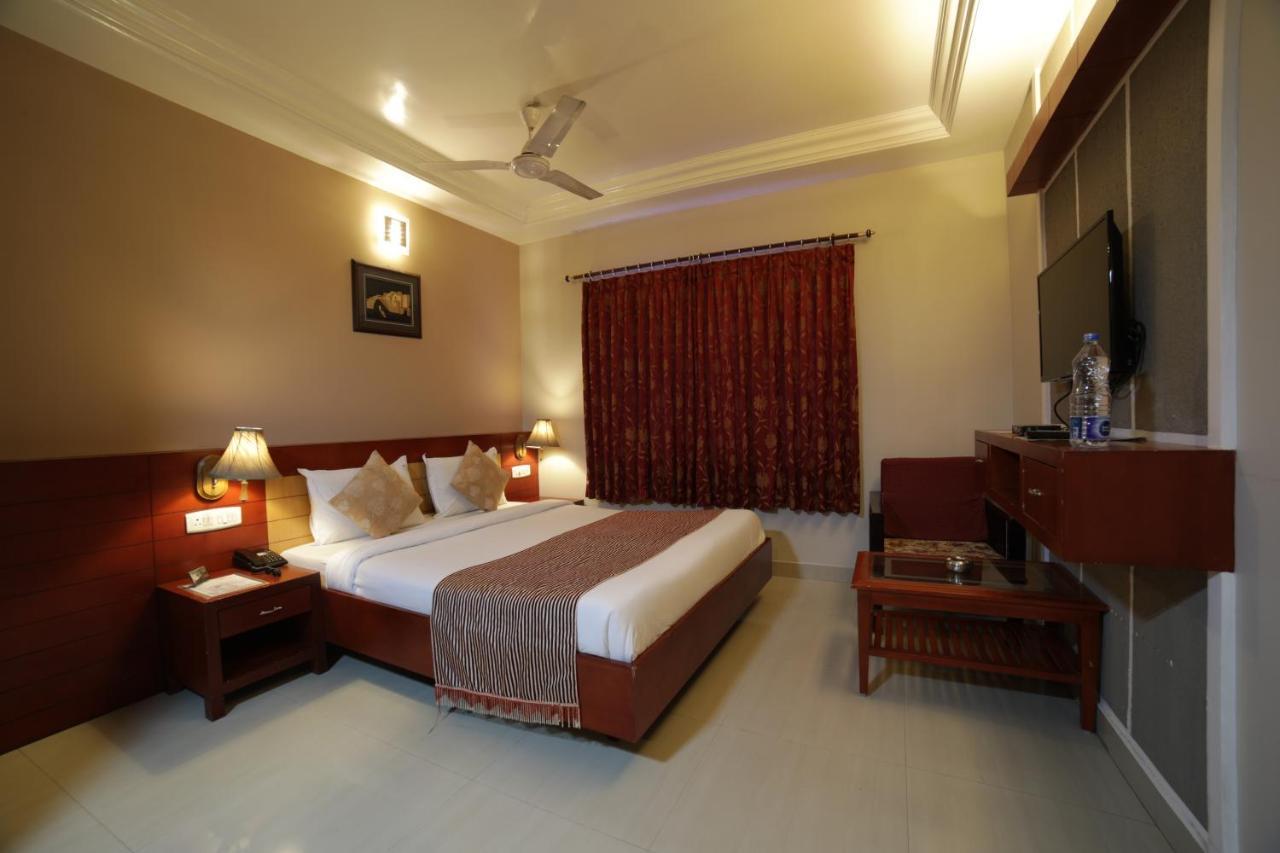 Hotel Green Palace Pondicherry Exterior photo